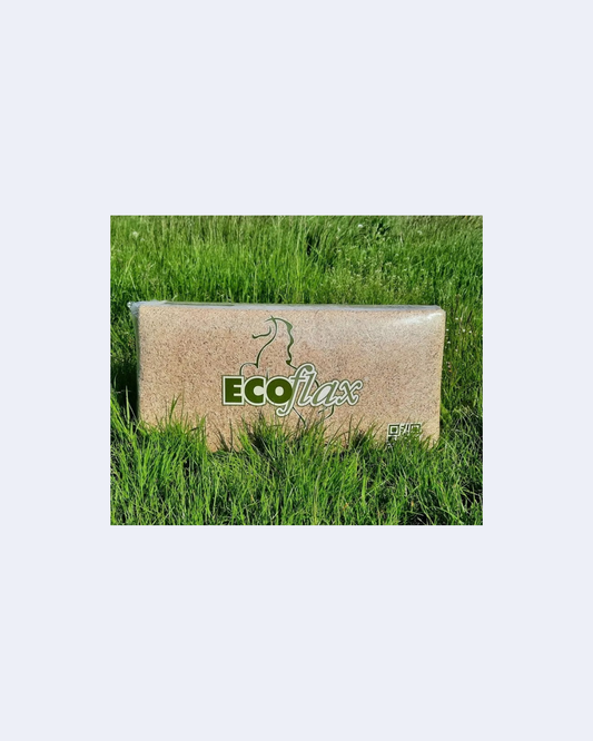 Ballen EcoFlax Leinenstroh auf der Wiese